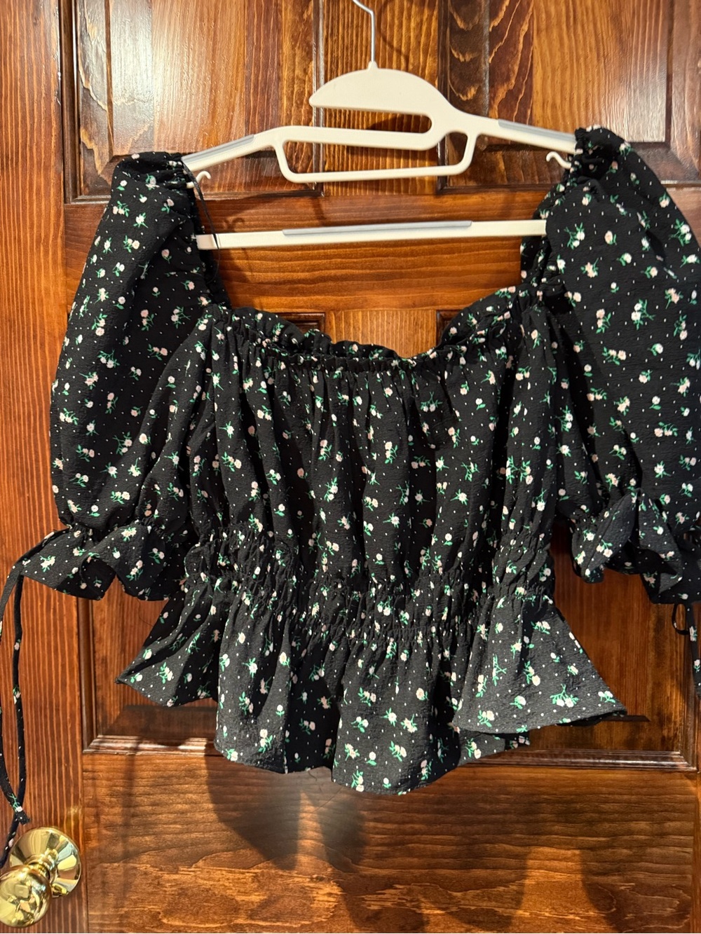 H&M Black Floral Smocked Puff-Sleeve Crop Top